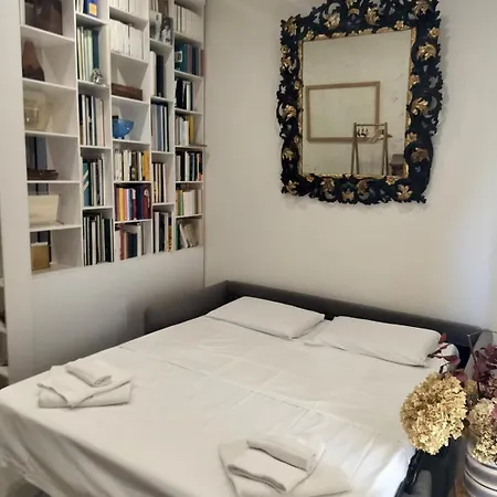 Trastevere Balcony Apartment